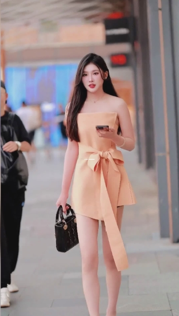 YSL千人千色T9，探索个性色彩的无限可能