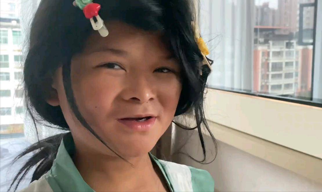 一天4个离谱瓜!国外生子、视频道歉、自曝怀双胎
