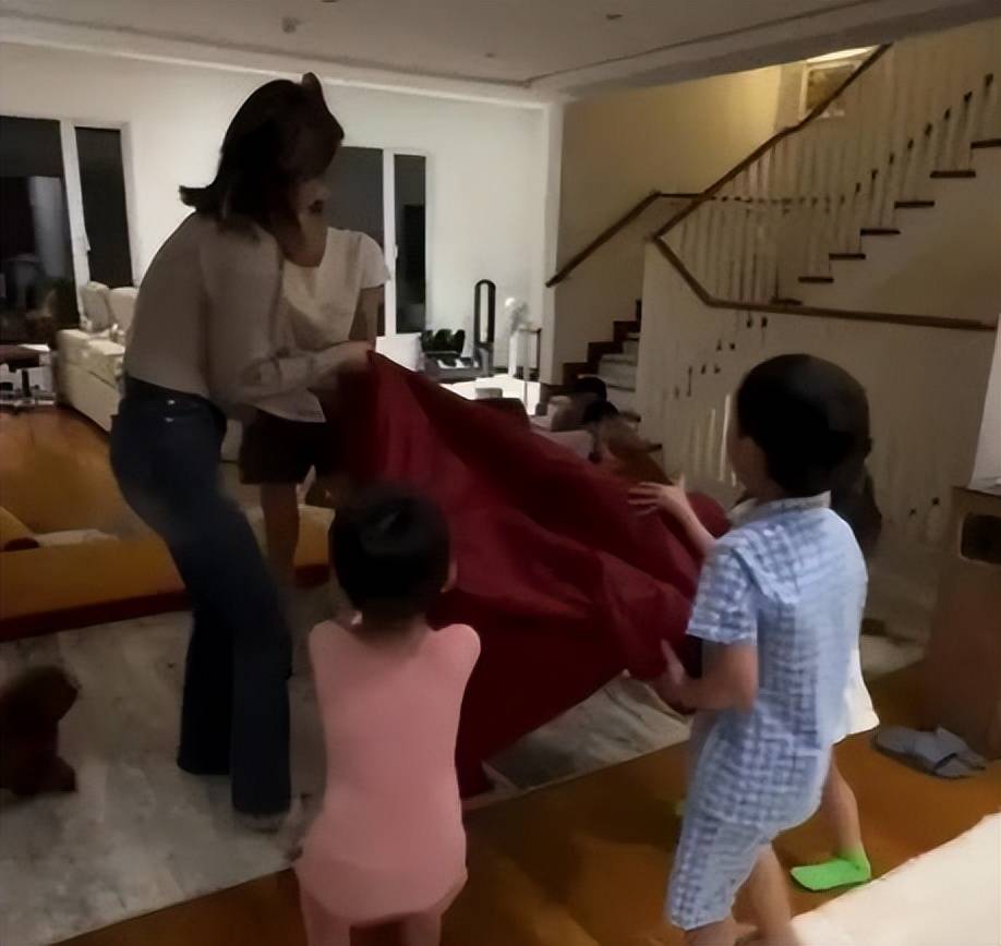 67岁富商婚外情网红,五年生四胎原配不知