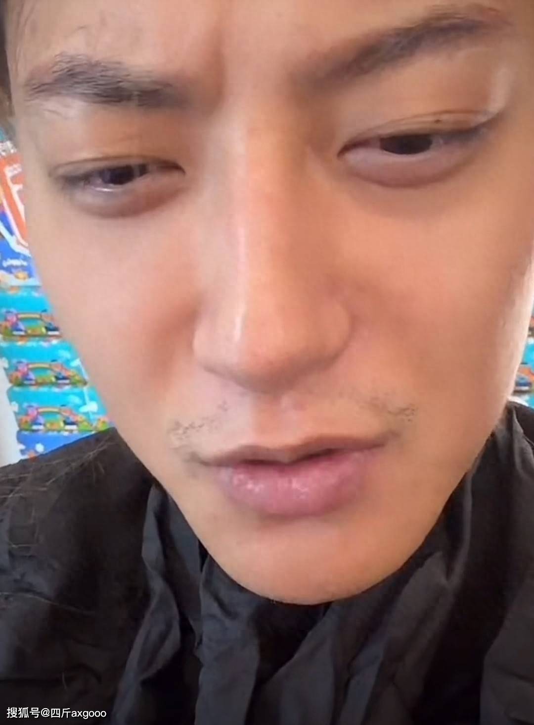 黄子韬兰博基尼违停被罚,行为引争议