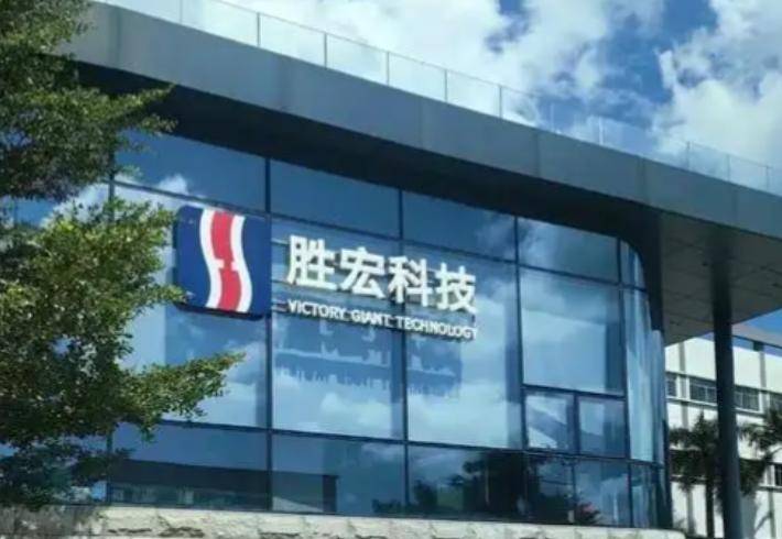 电梯亲吻门:宋珍珍自曝19岁求助无果无所畏惧