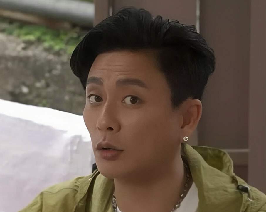 香港男星黄宗泽不婚原因:父母离婚影响,计划花光积蓄