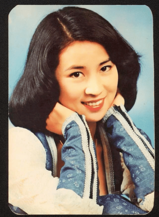 吴绮莉揭成龙不认女真相:从未要求亲子鉴定