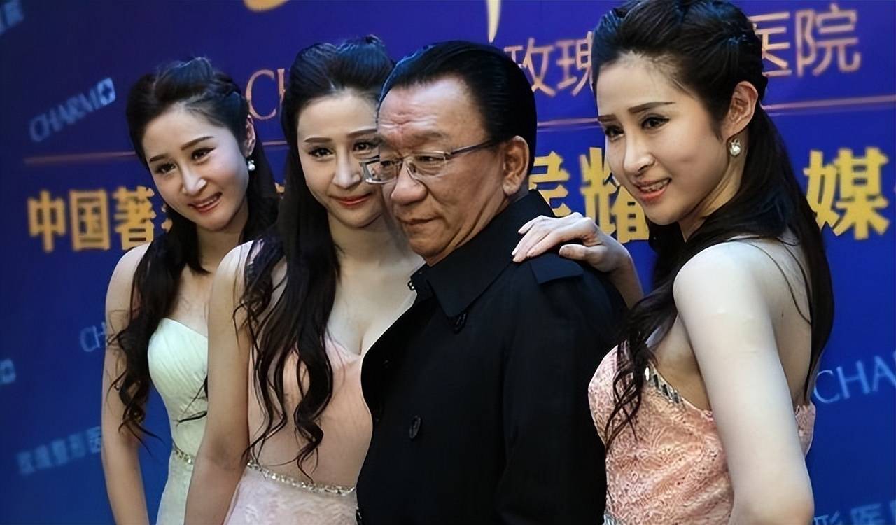 行为不当形象受损 资深艺人后期口碑崩塌不冤