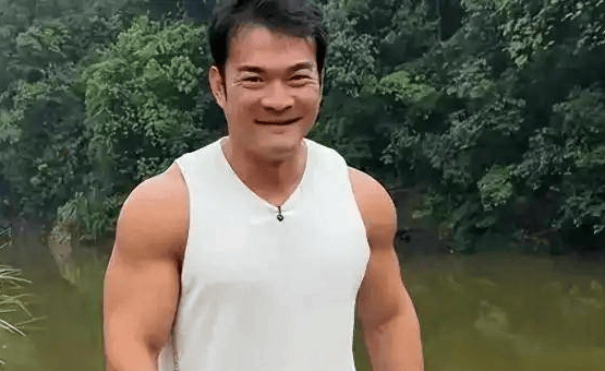 主流媒体表扬李维刚卖假肉自赔750万