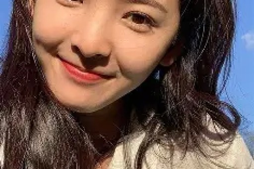 戏骨李嘉明直播年入80万,带货单场2万
