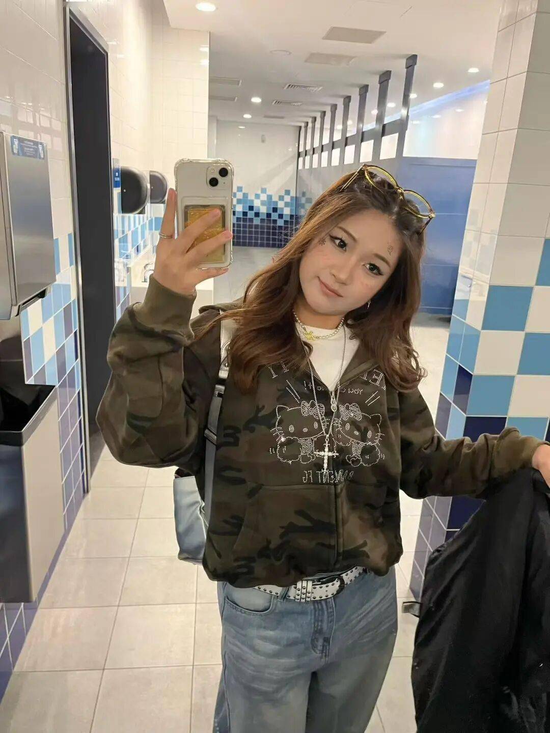 国产仓储式女装崛起:WM、BF如何替代ZARA和H&M