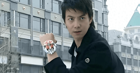 空姐女友曝铠甲勇士张殿菲家暴吸毒