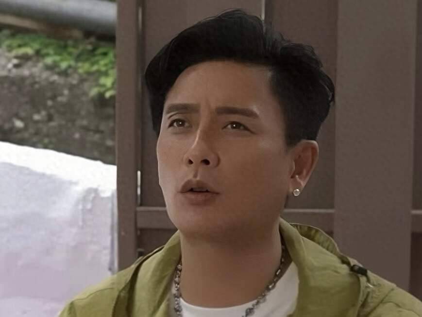 香港男星黄宗泽不婚原因:父母离婚影响,计划花光积蓄