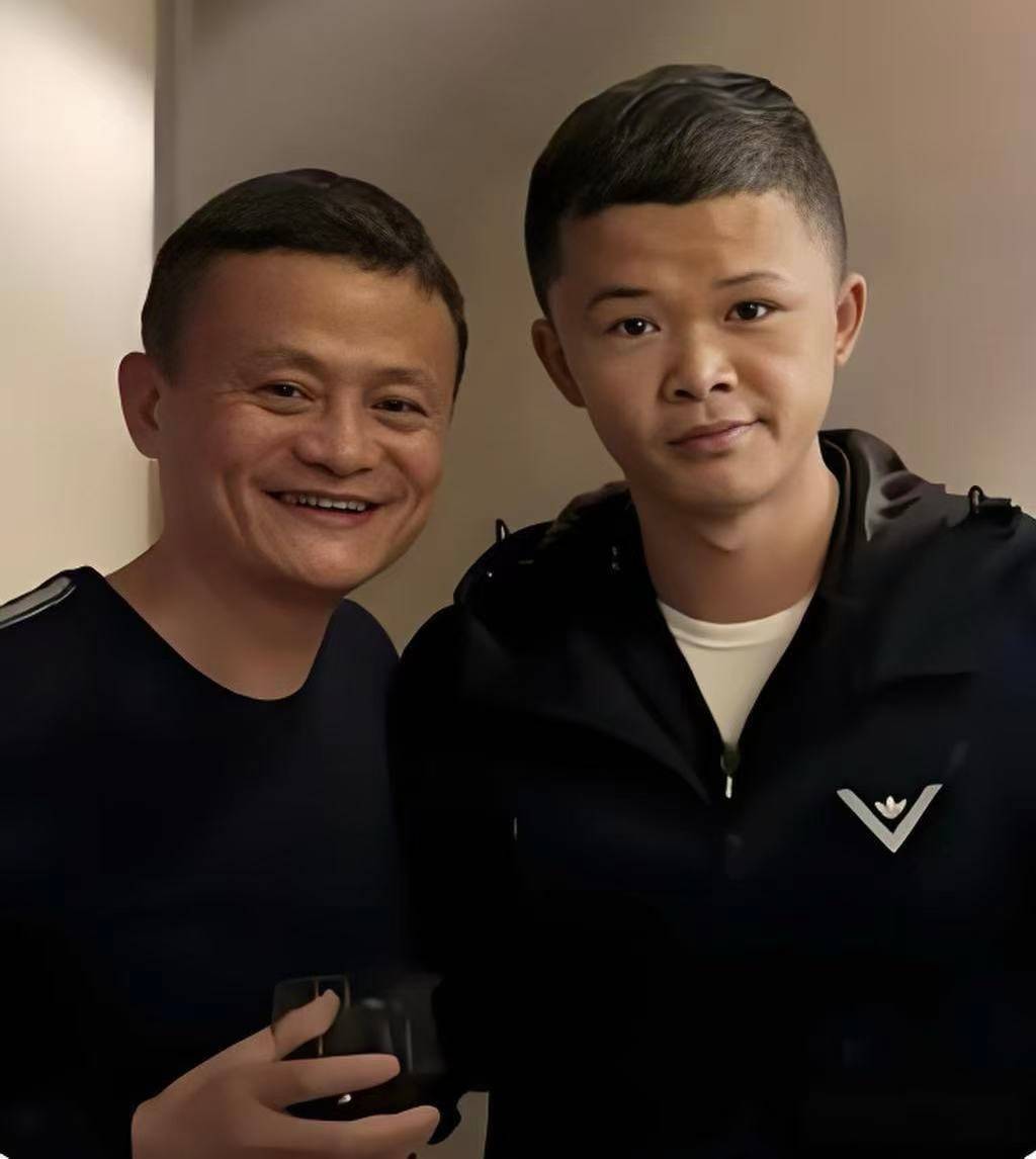 小马云一月恋爱女友怀双胞胎
