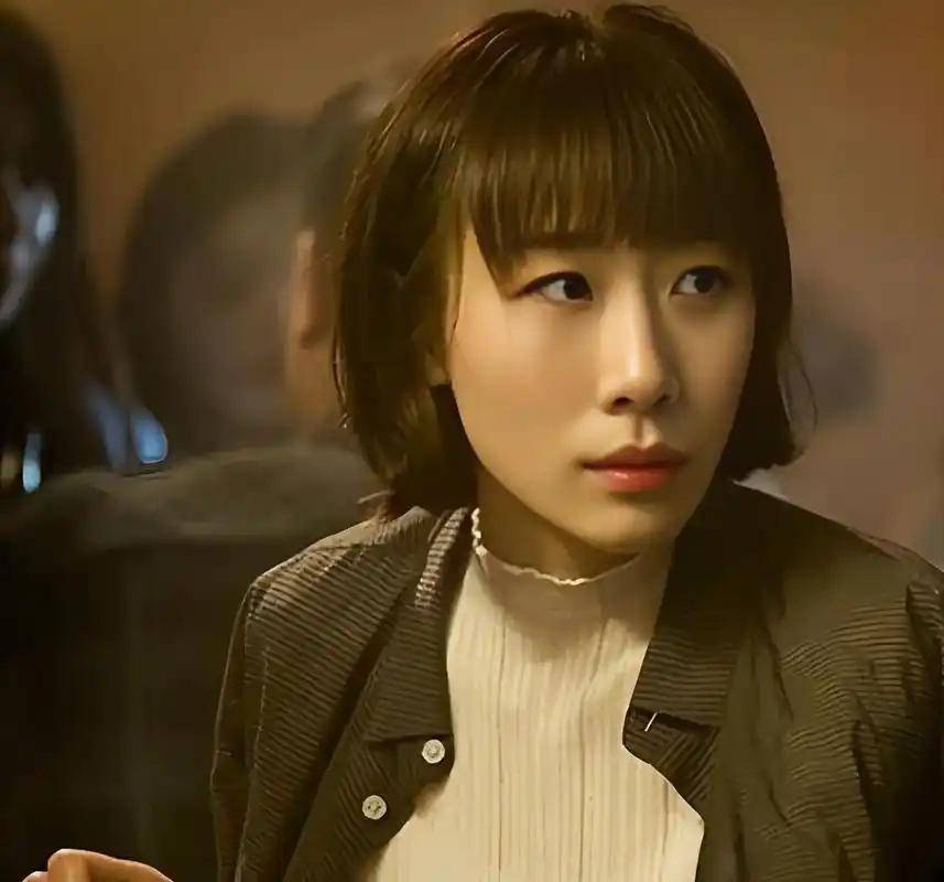 情感破裂离婚10年仍单身,今与郭京飞被热议