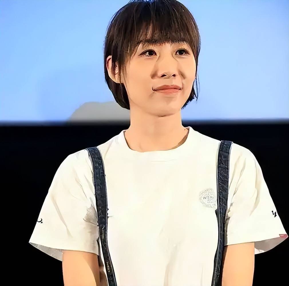 情感破裂离婚10年仍单身,今与郭京飞被热议