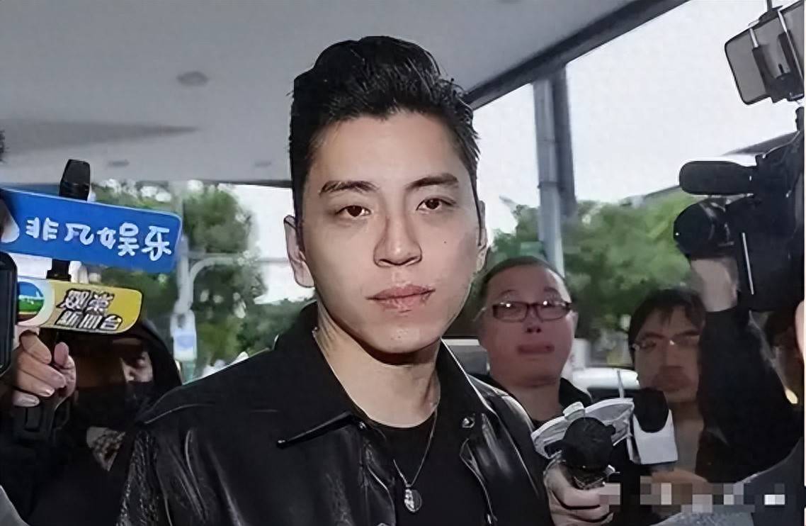 艺人形象反差:镜头前后不同表现