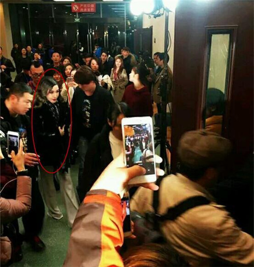 萧亚轩安徽春晚耍大牌引冲突,网友怒批过气还摆谱