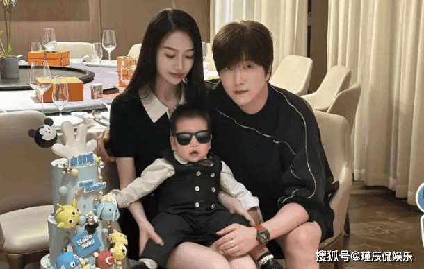 白冰被曝婚内出轨褚俊杰，520爆料前刚因偷税禁言