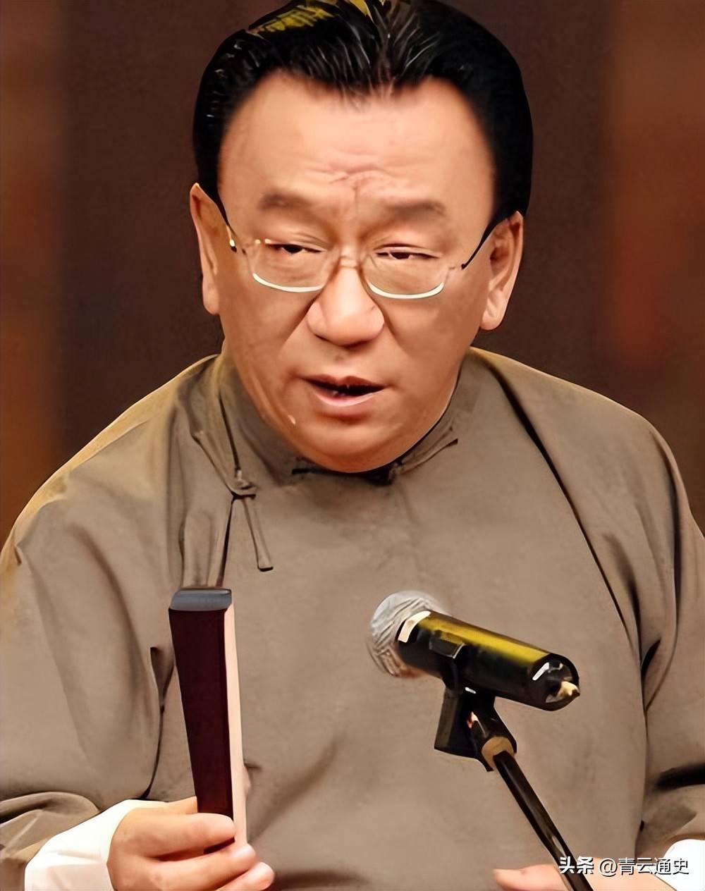 老戏骨人设崩塌:贪财好色晚节不保,德艺双馨成空
